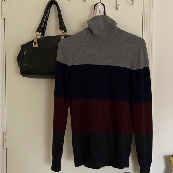 Sweater - Picture 1 of 4